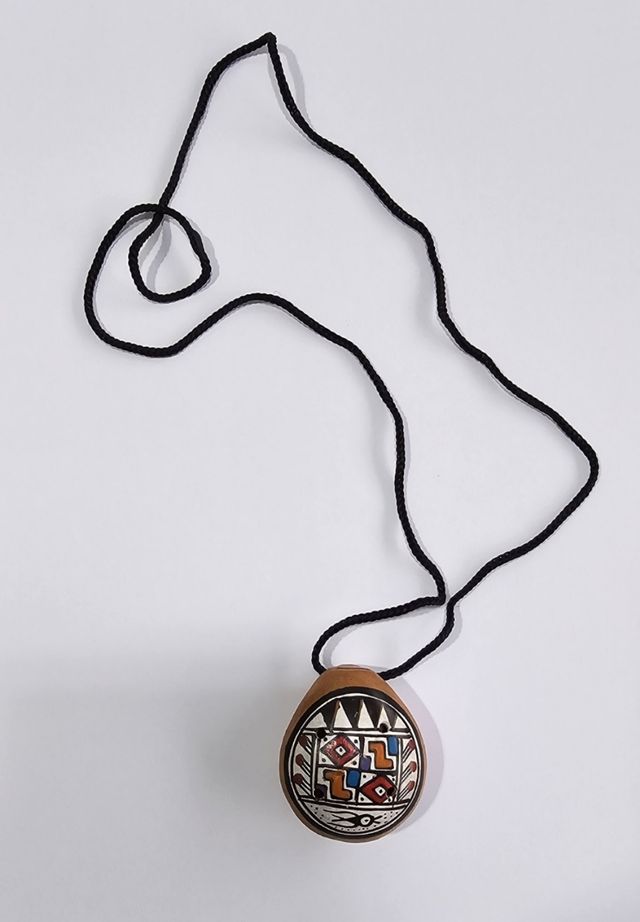 Ocarina peruana artesanal de cerámica