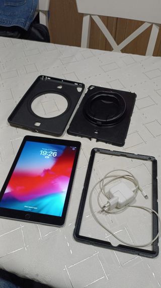 iPad (5th generation) 