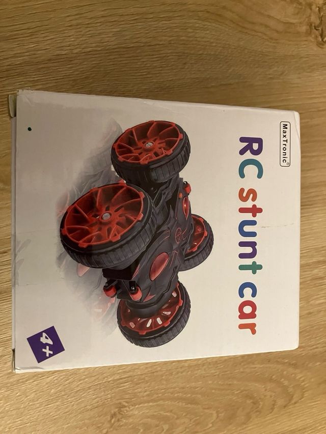 Coche teledirigido pequeño