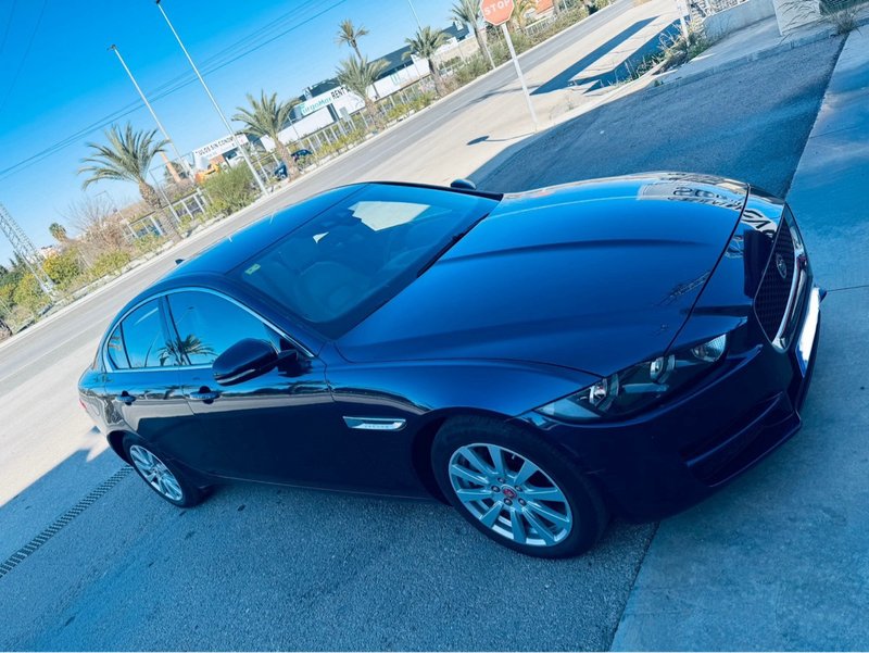 Jaguar XE 2016 - foto 1