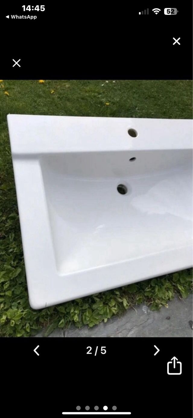 LAVABO IN CERAMICA