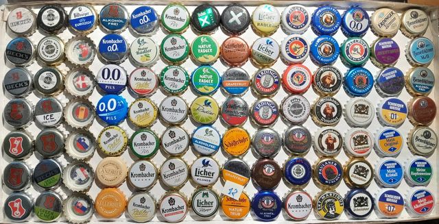 Chapas de cerveza y refrescos