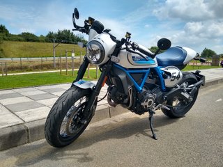 Ducati scrambler cafe racer