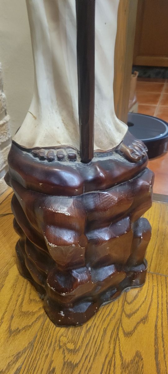 Antigua lámpara de pie.