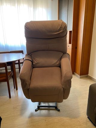 Poltrona elettrica per disabili o anziani