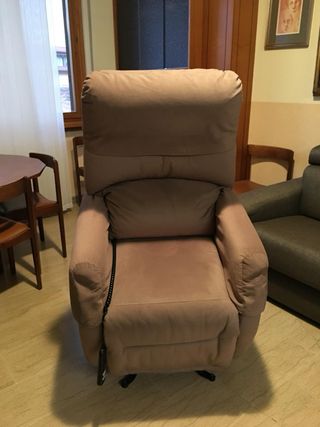 Poltrona elettrica per disabili o anziani