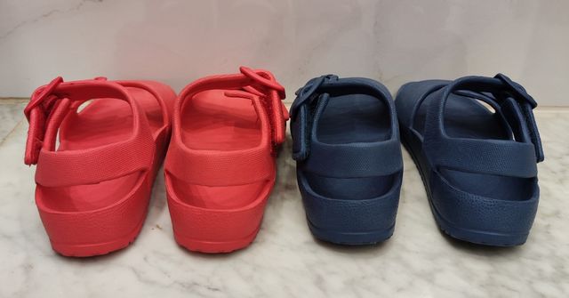 Lote de 2 chanclas, 25-26.