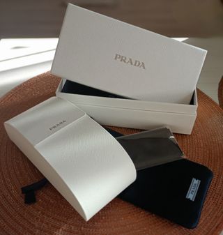 Funda Prada