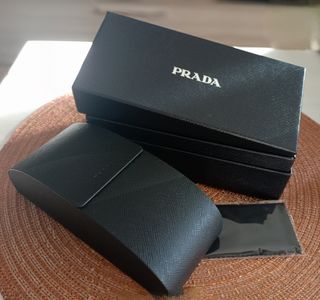 Funda Prada