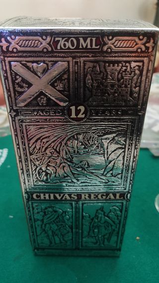 Scatola per 12 bottiglie di whisky Chivas Regal