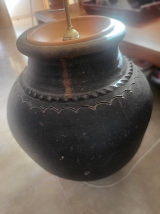Lámpara con pie de cerámica