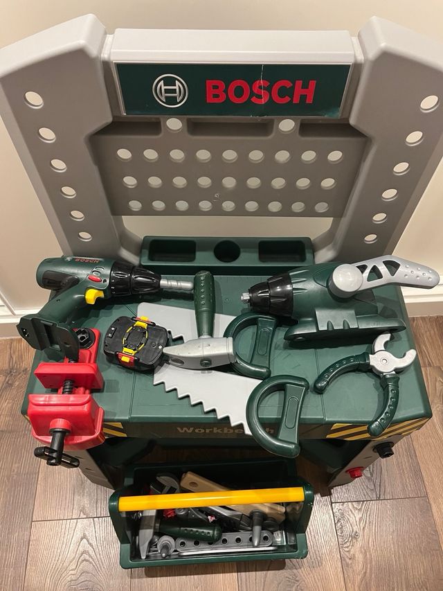 Banco Herramientas Bosch con Accesorios