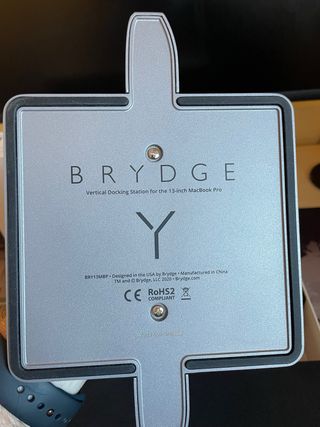 Soporte vertical MacBook Pro Brydge