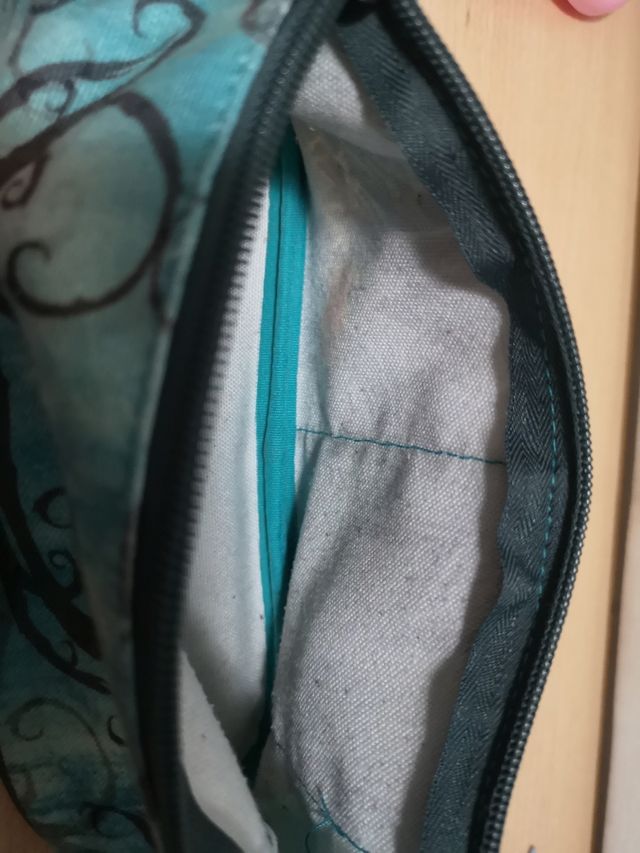 Lote estuche y libreta los dscendientes 