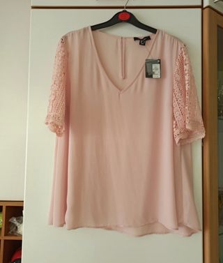 Camicetta rosa con pizzo