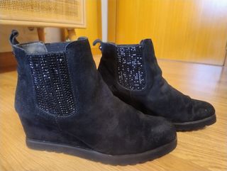 Botas mujer de ante, con cuña. Talla 40
