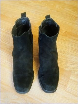 Botas mujer de ante, con cuña. Talla 40