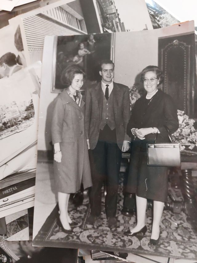 Lote 50 fotos familia Real  Rey  Reina