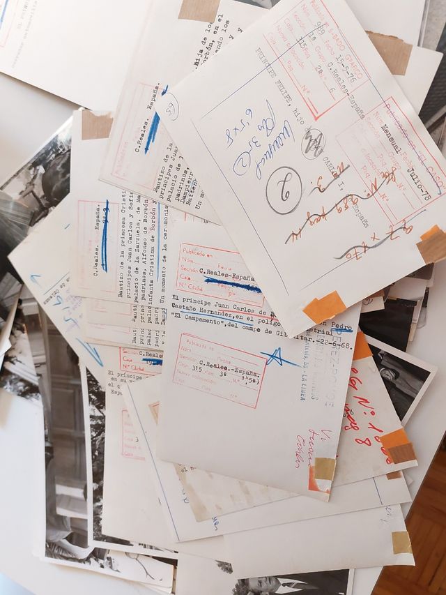 Lote 50 fotos familia Real  Rey  Reina