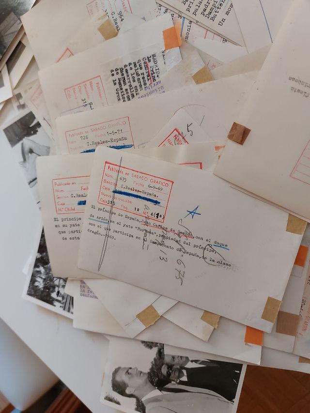 Lote 50 fotos familia Real  Rey  Reina