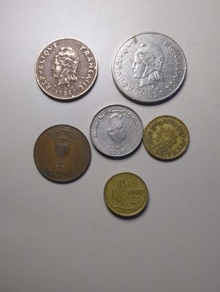 Pequeño lote monedas mundiales 