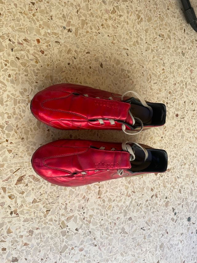 Scarpe da calcio rosse