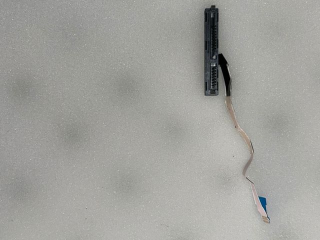 Conector SATA HD a placa base de Acer Aspire E17