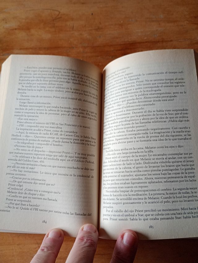 En la boca del dragon / The Hammer of Eden (Spanish Edition)