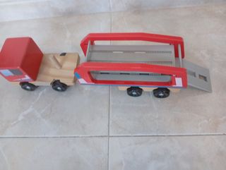 Camión potacoches de madera