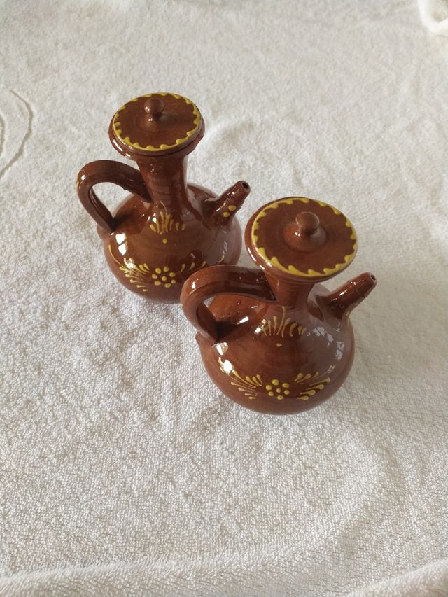 Vinajeras/ Aceitera de cerámica