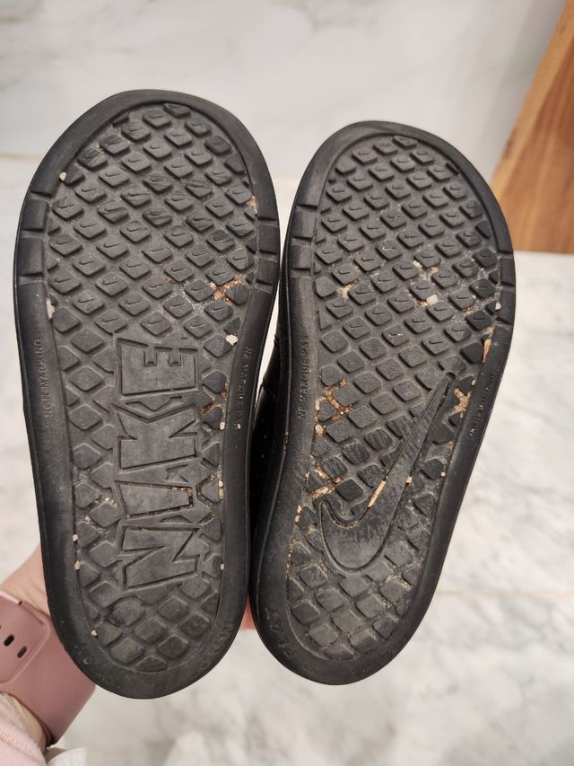 Nike pico 5 negras, 26.