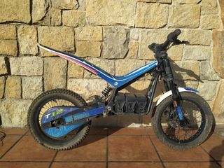 Moto trial infantil. Mecatecno T12. Bat de litio.