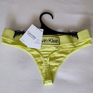 Conjunto CALVIN KLEIN Sujetador y Tanga Amarillo