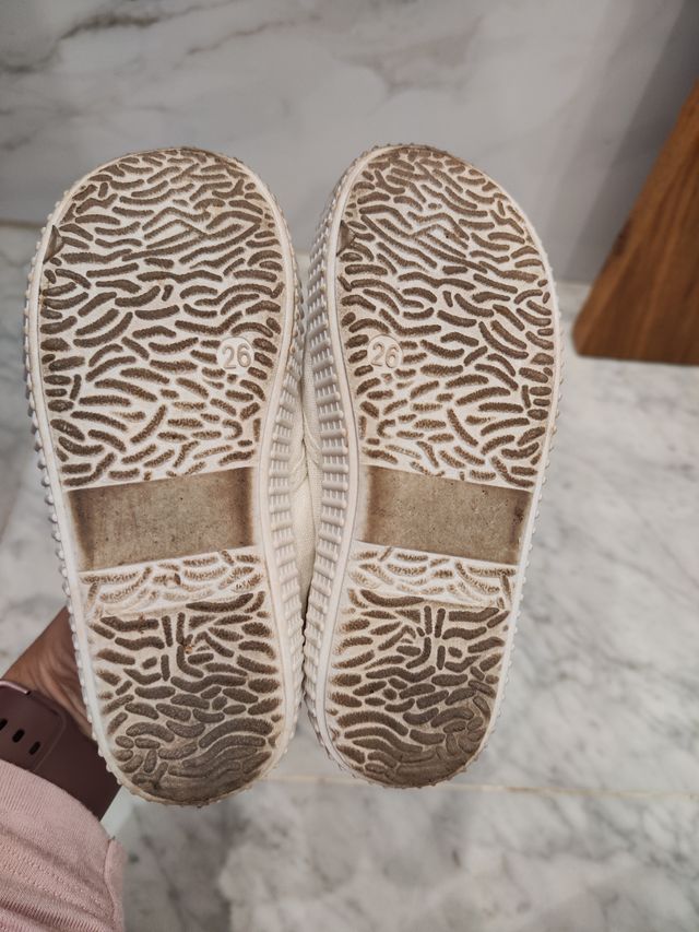 Zapatillas blancas de tela, 26.
