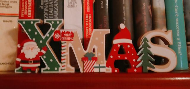 Scritta natale in legno