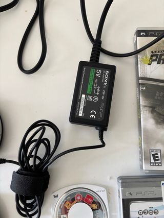 PSP, juegos y tarjeta de memoria