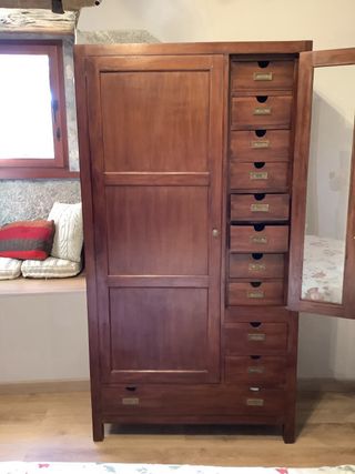 Armario madera maciza tipo colonial de Banak