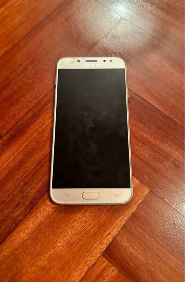 Samsung Galaxy J7 (2017) in vendita per pezzi di ricambio