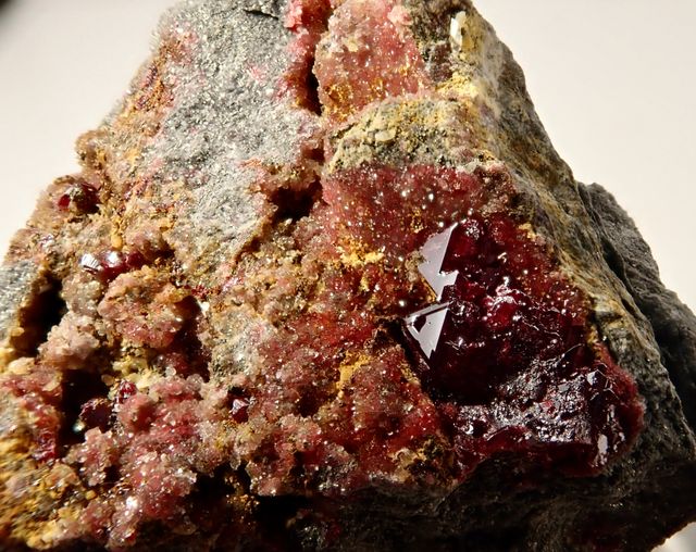 Mineral. Cinabrio cristales.