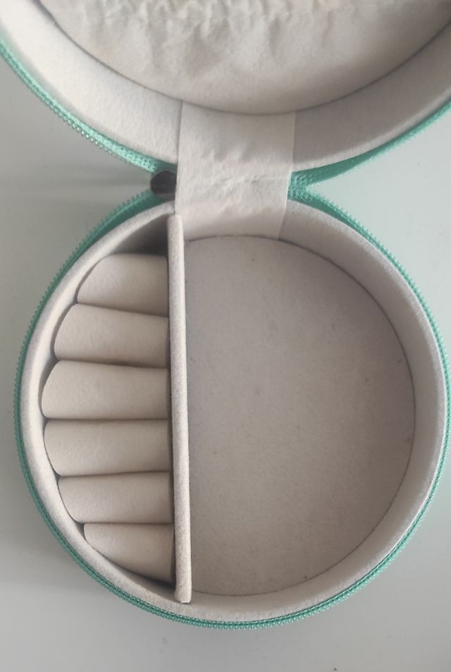 Joyero de viaje + pendientes