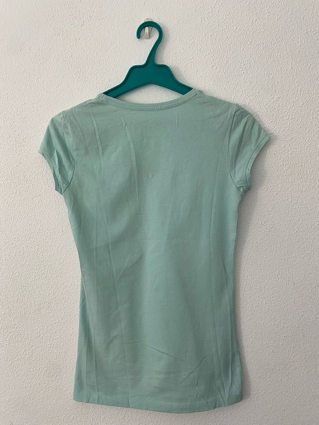 Camiseta verde azulada