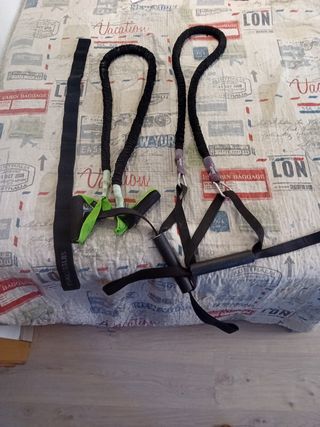 Material deportivo, pesas tobilleras y foam roller