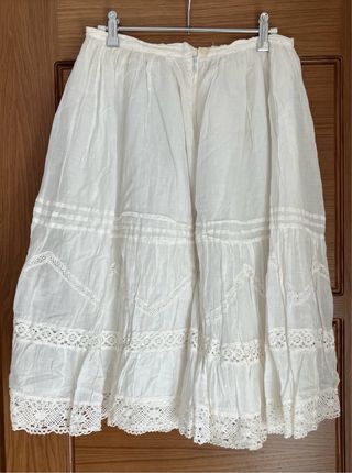 Falda blanca ibicenca
