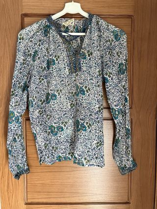 Conjunto de falda y blusa