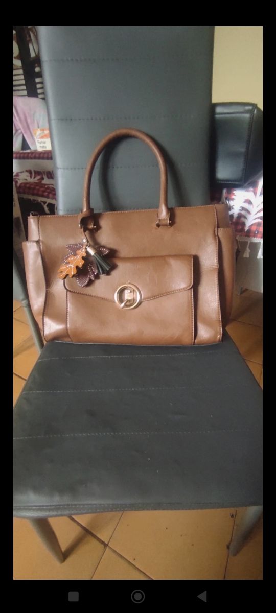Bolso marrón