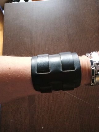 Brazalete de cuero