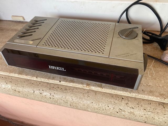Despertador con radio Breil vintage de los 80