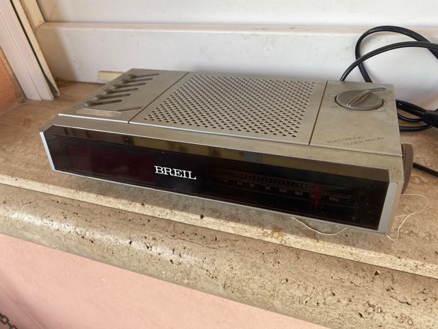 Despertador con radio Breil vintage de los 80
