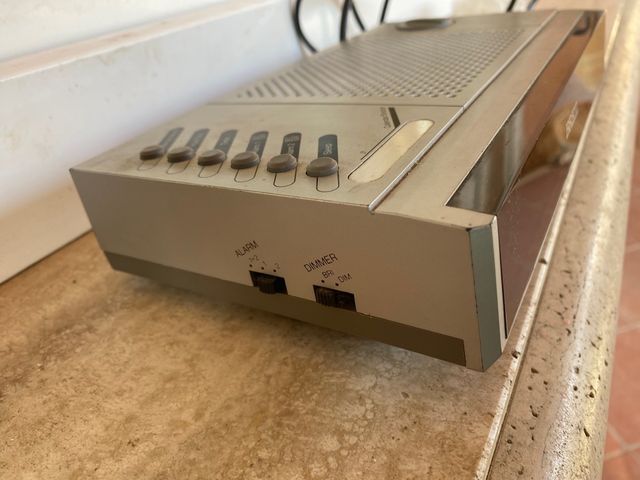 Despertador con radio Breil vintage de los 80