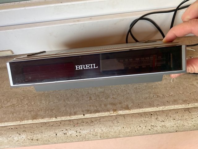 Despertador con radio Breil vintage de los 80